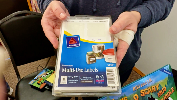 Authors! Make your book signing a success with these must-have items. From professional table displays to QR codes for sales, our checklist covers everything to stay organized and confident at your next event. #AuthorEventTips #BookSignings #WritingCommunity