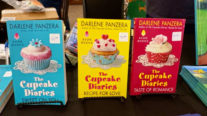 Get ready for your next book signing with our complete guide! Learn what to bring, how to display your books, and tools to stay organized. Perfect for indie authors, traditionally published authors, and anyone hosting or attending an author event. #WritingTips #BookSignings #AuthorChecklist